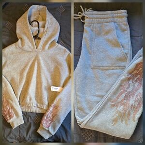 Rue21 Gray Sweat Outfit (CropHoodie & Pants) with Red Flame Accents, Size M NWOT
